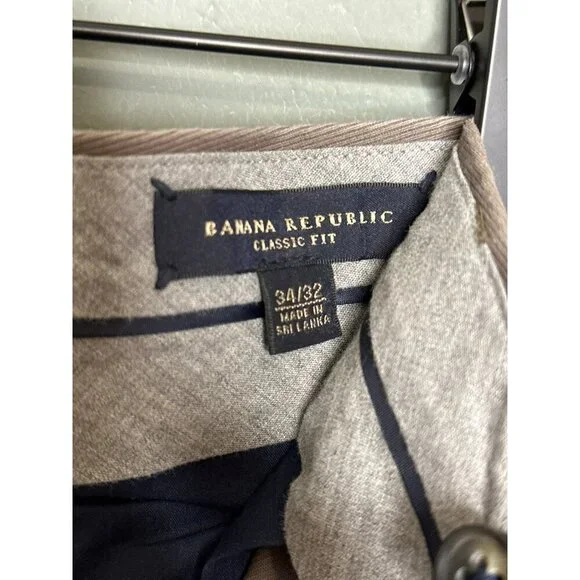 Banana Republic Men's 34" x 32" Classic Fit Chino's Straight Leg - Picture 10 of 13